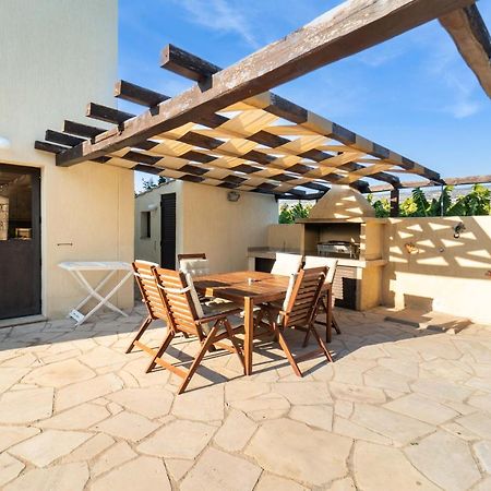 Villa Camelot By Ezoria Villas Coral Bay Exterior foto