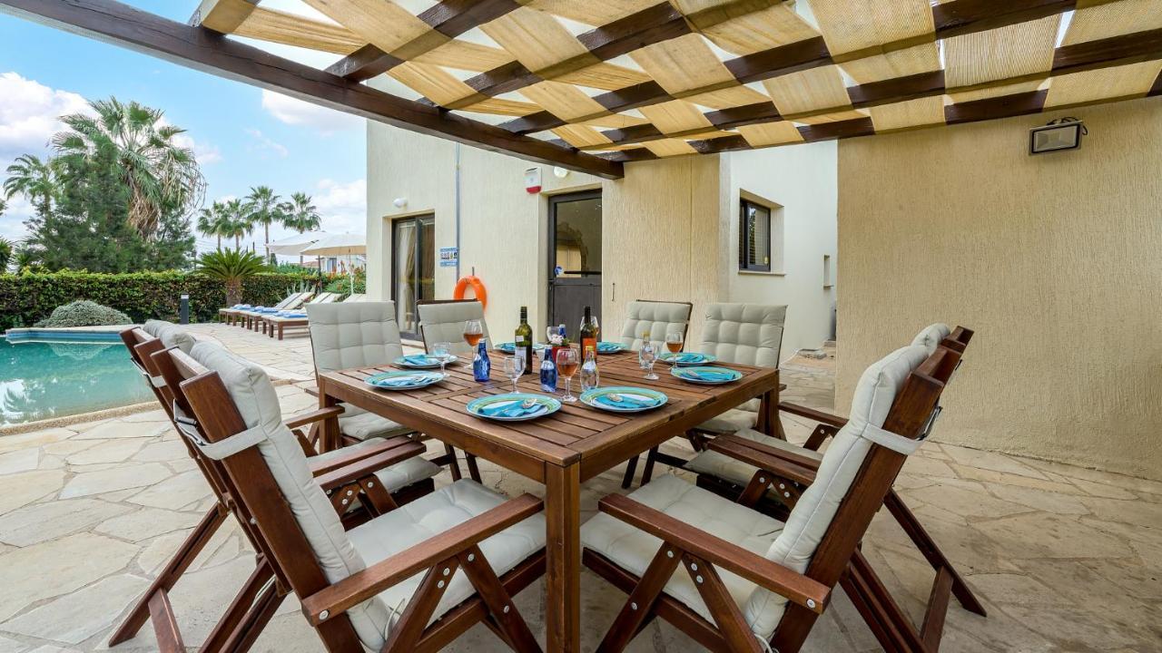 Villa Camelot By Ezoria Villas Coral Bay Exterior foto