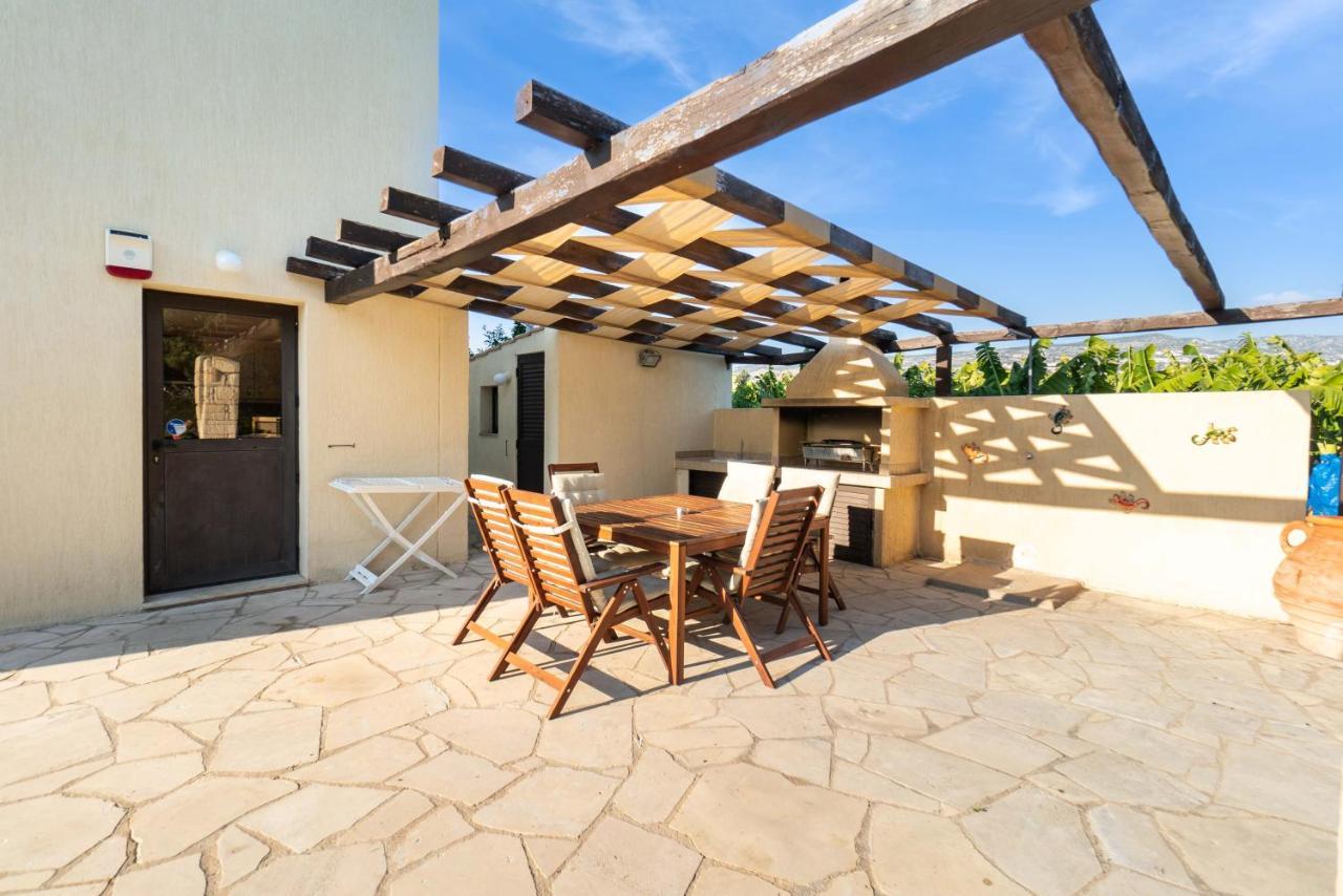 Villa Camelot By Ezoria Villas Coral Bay Exterior foto